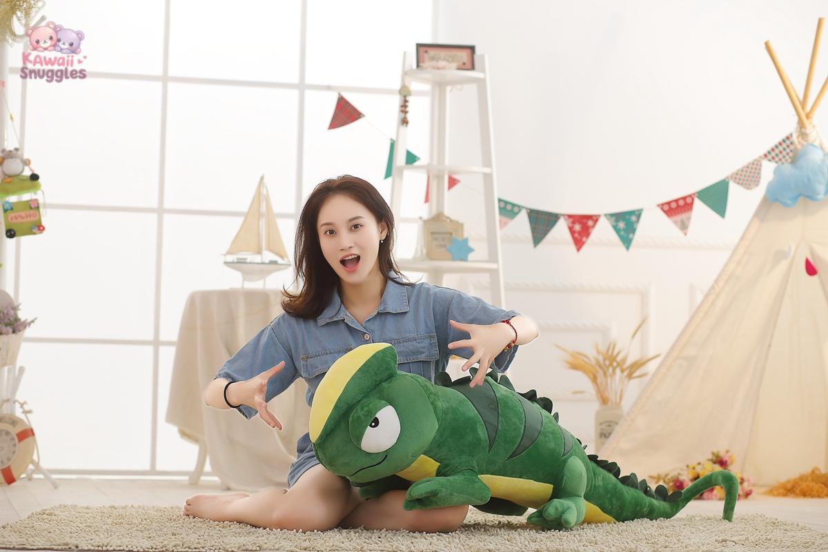 Giant Chameleon Plush Toy – Soft & Realistic Stuffed Lizard Pillow