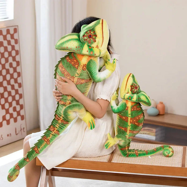 Simulated Yemen Chameleon Plush Toy Large Tall Crowned Lizard Doll